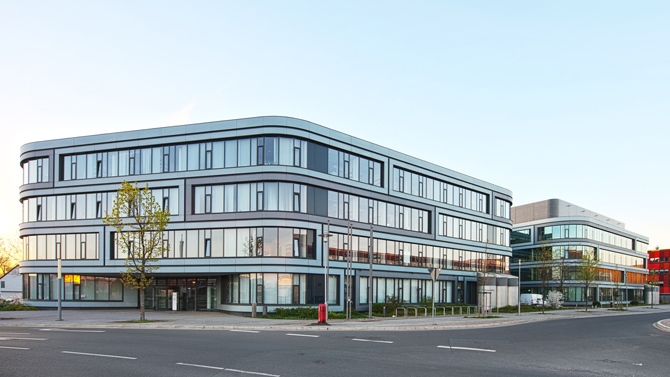 Exterior view of the Fraunhofer IZI building